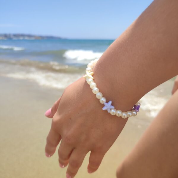 Pearl bracelet with starfish