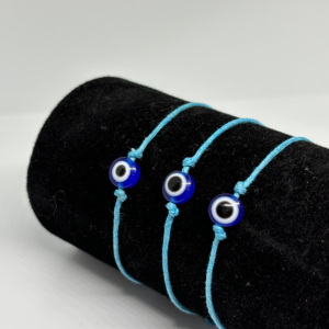 Sapphire gaze